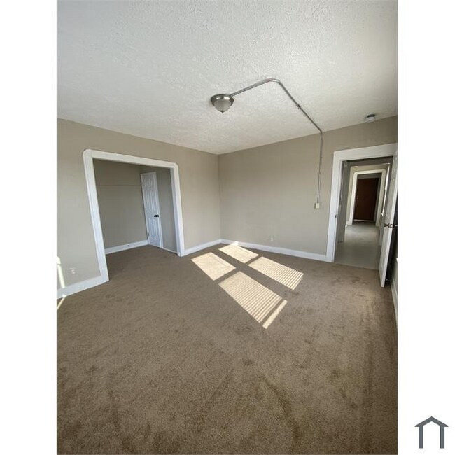 Foto del edificio - 15000 Euclid Ave