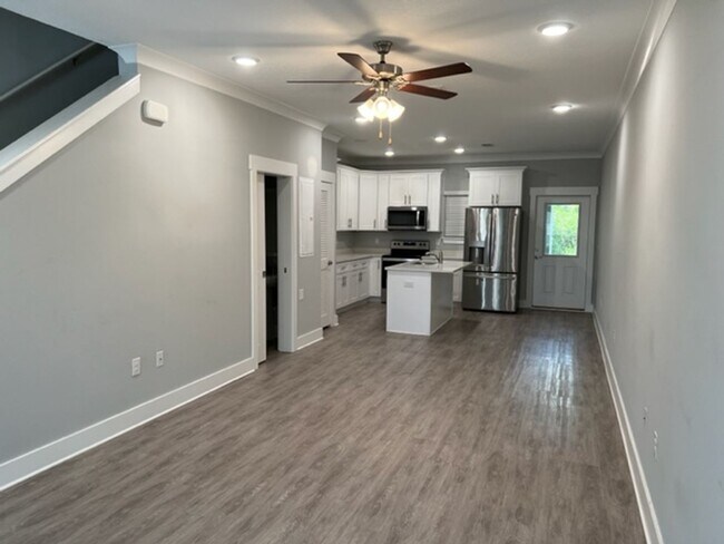 Building Photo - 318 N Sand Palm Rd