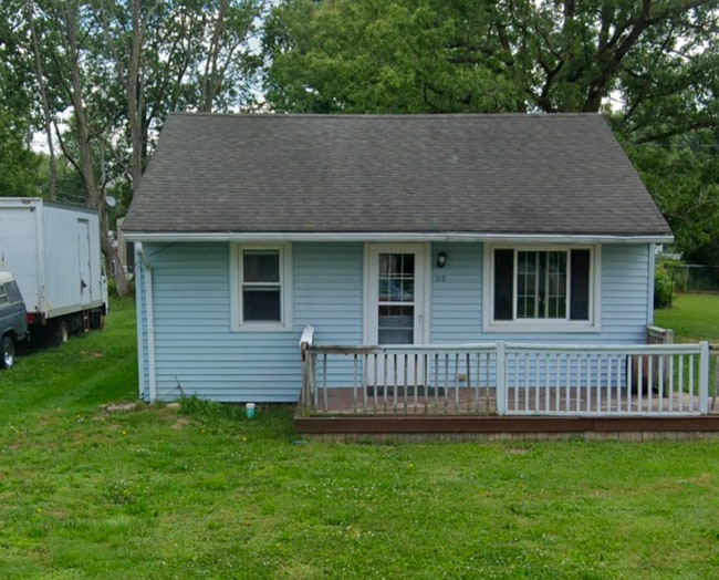 Building Photo - 313 Hensley Ave