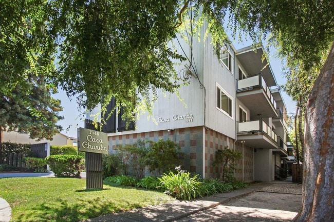 Building Photo - 1548 Hudson St