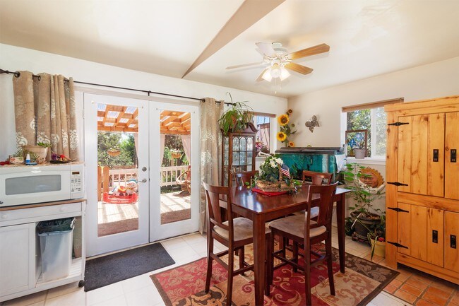 Foto del edificio - 826 E Tamarack Dr