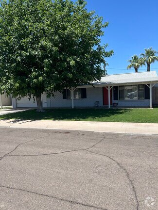 Building Photo - 8226 E Mitchell Dr