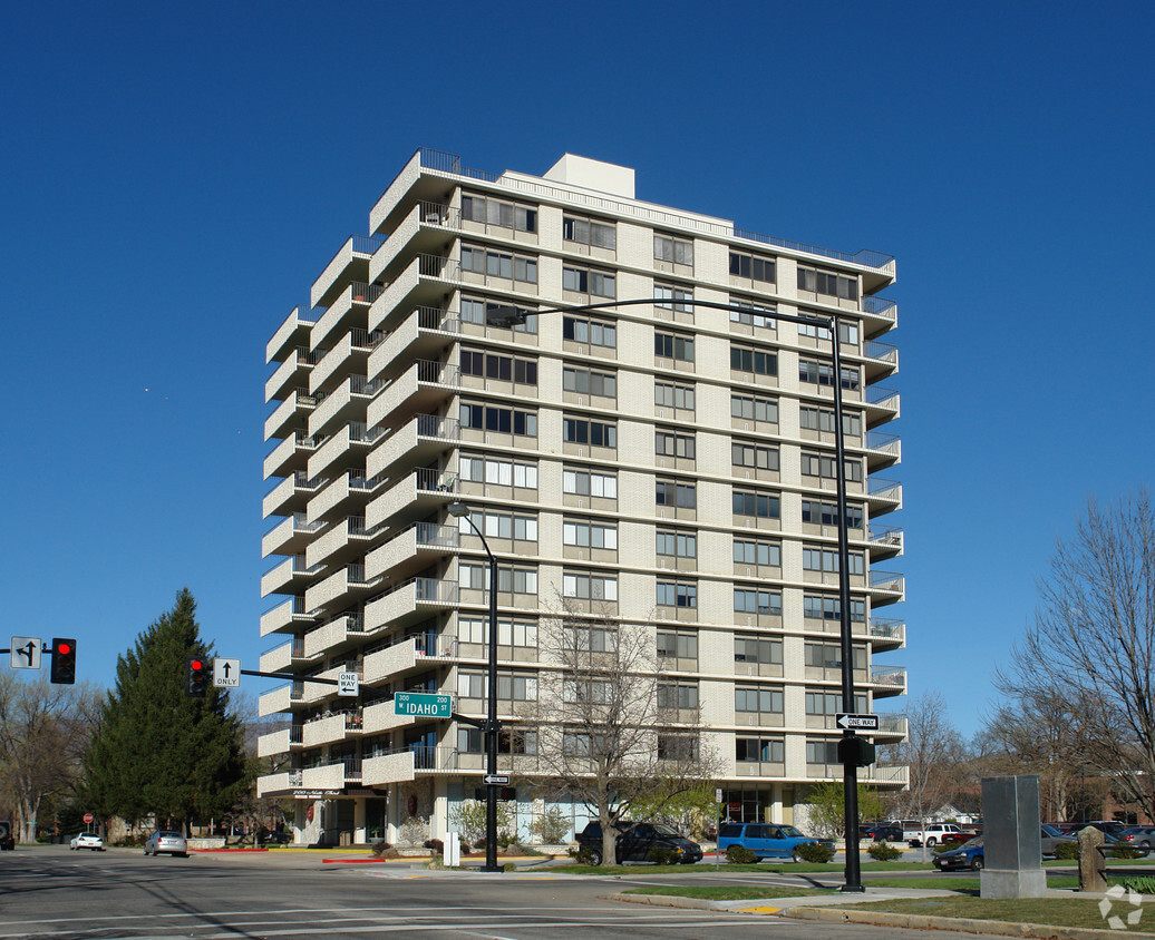 Primary Photo - Imperial Plaza Condominiums