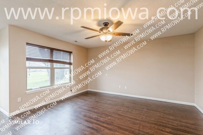 Foto del edificio - LARGE TWO-STORY TOWNHOME!! 4 Bedroom, 2.5 ...