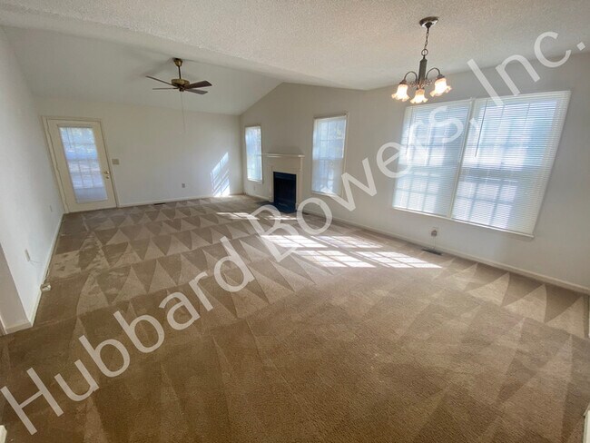 Foto del edificio - 83 N Lake Pointe Dr
