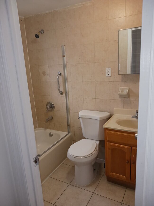 Foto del edificio - 1349 Franklin Ave