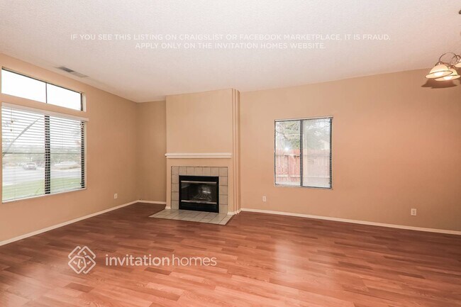 Foto del edificio - 25983 Whispering Wind Ct