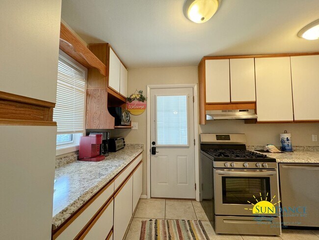 Foto del edificio - Furnished or Unfurnished 3-Bedroom in Valp...