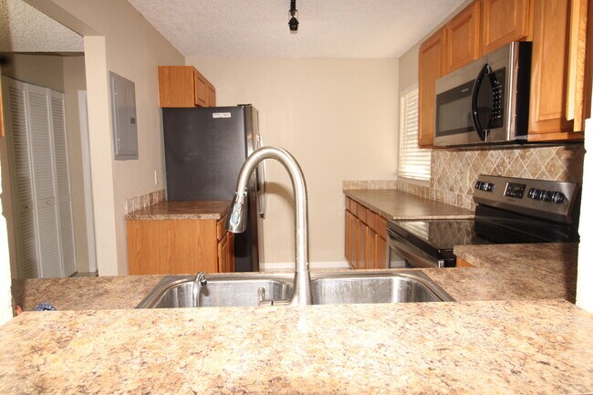 Foto del edificio - 2955 SW 22nd Ave