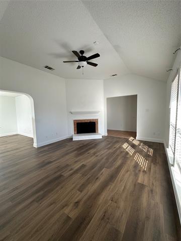 Foto del edificio - 2006 Oakglen Dr