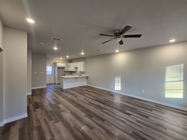 Foto del edificio - 1215 Fairway Dr