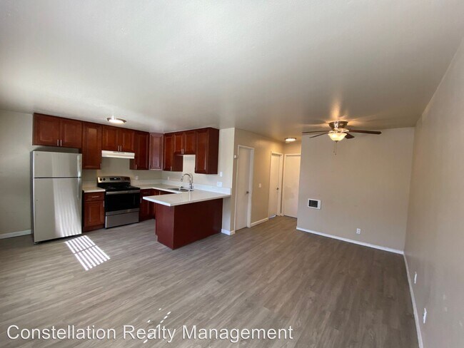 Foto del edificio - 4960-4970 Auburn Dr