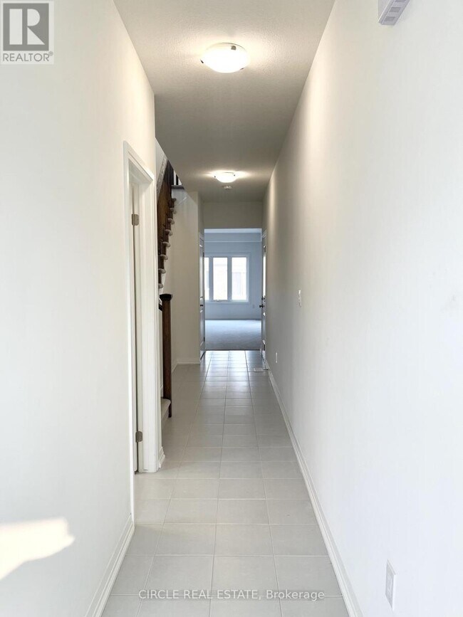 Building Photo - 160 Bur Oak Dr