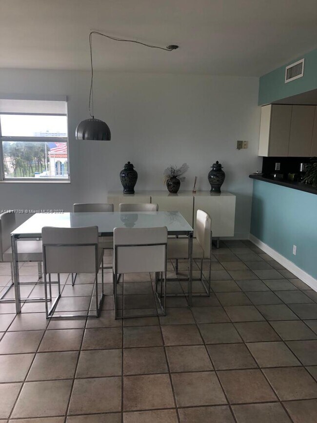 Foto del edificio - 834 Ocean Dr