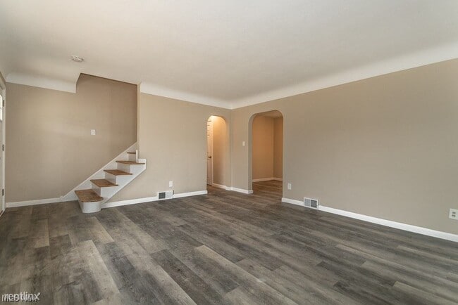 Building Photo - 3 br, 1.5 bath House - 2252 Rockefeller Road