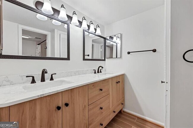 Building Photo - 21 Vista Square NW