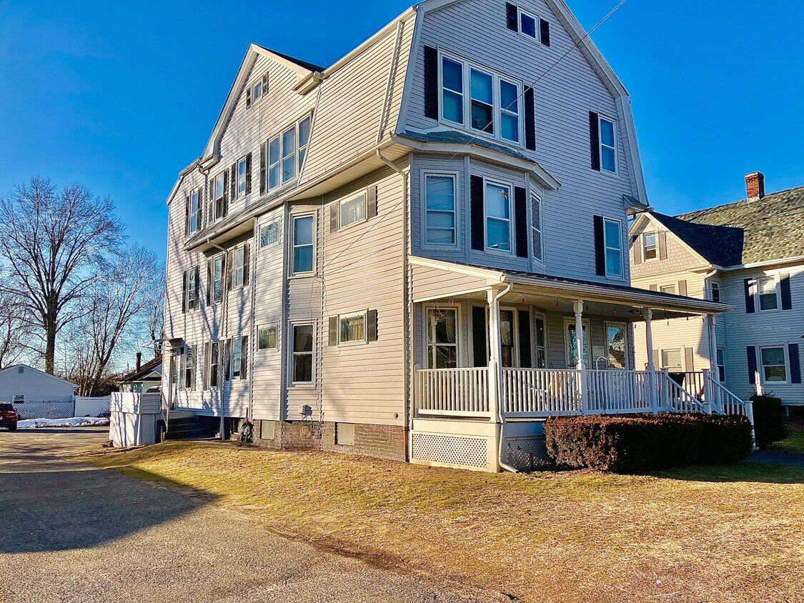 Foto principal - 470 Broadway St