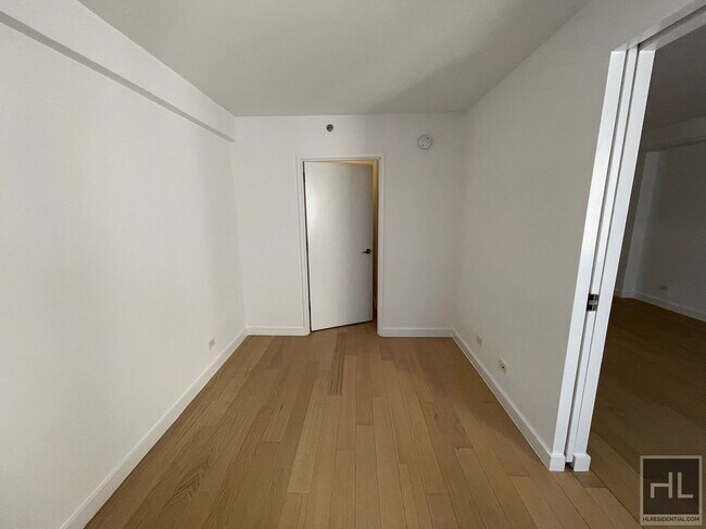 Building Photo - East 39th Street