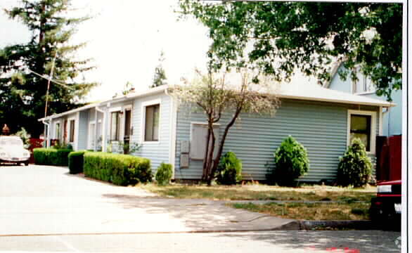 Building Photo - 1161-1163 Junipero Ave