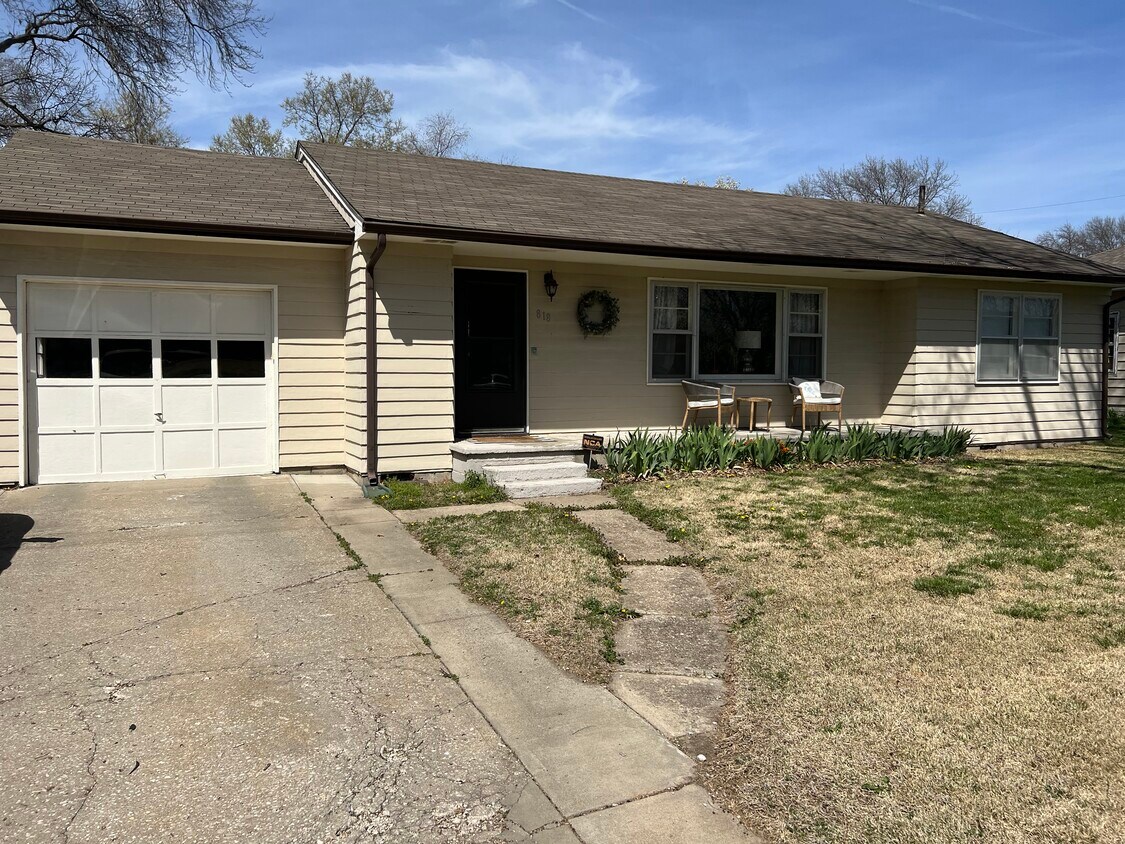 818 Greever Ter, Lawrence, KS 66046 House for Rent in Lawrence, KS