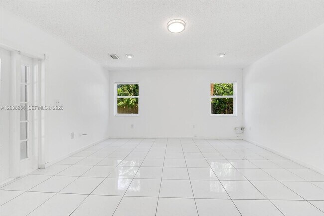 Foto del edificio - 15241 SW 150th St