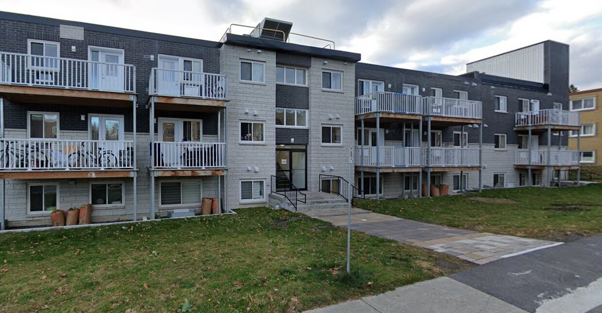 Primary Photo - 630 Cummings Ave