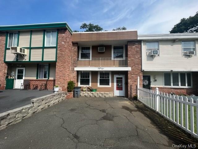 Foto del edificio - 56 Overlook Rd