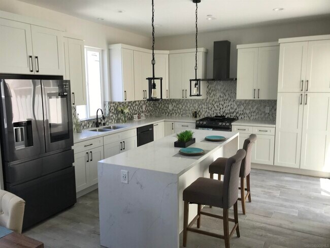 Building Photo - 271 Evergreen Ave