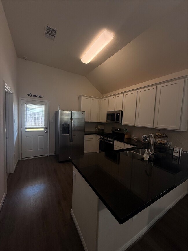 Building Photo - 10415 Moraine Lake Dr
