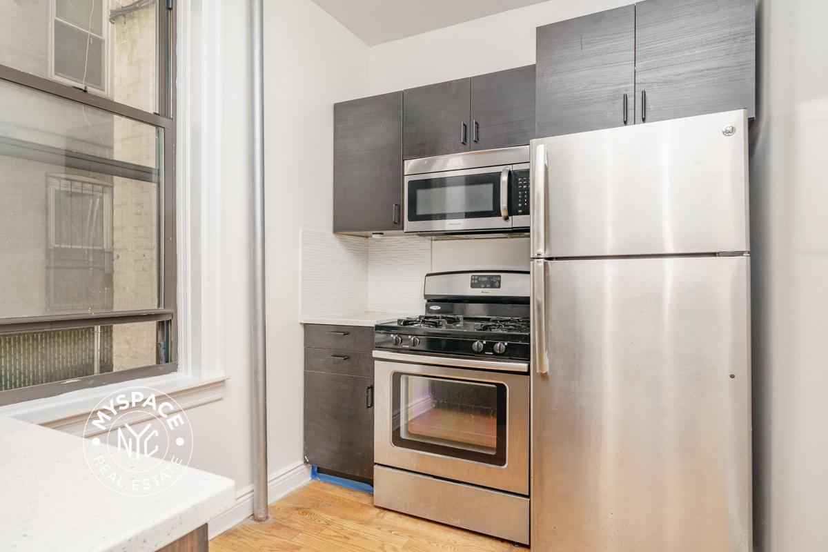 Primary Photo - 560 Prospect Pl