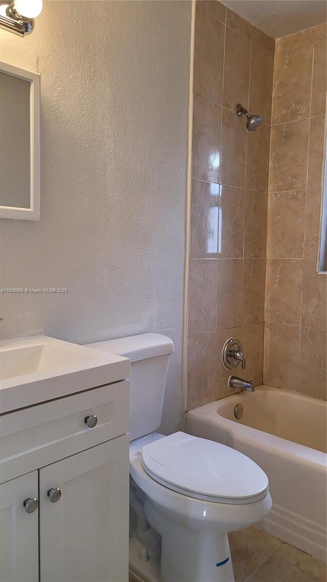 Foto del edificio - 941 NW 99th St