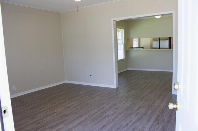Building Photo - 3807 Chanterway St