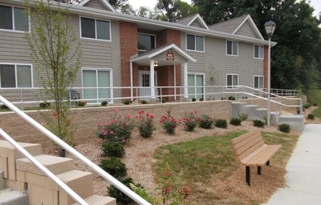 Foto del edificio - 808 Treewood Dr