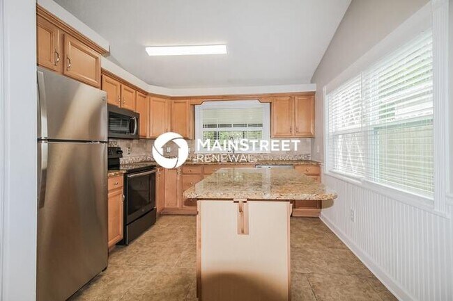 Foto del edificio - 3 Bedroom Pet-Friendly Home in APOPKA, FL with Main Street Renewal