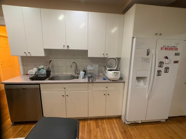 Building Photo - 8 Fairbanks St