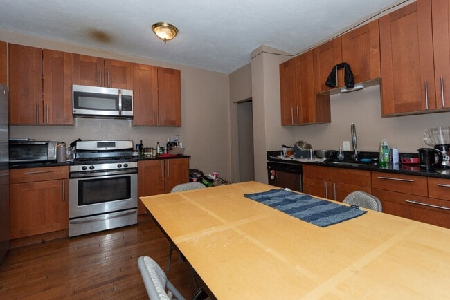 Foto del edificio - 6 Glenville Ave