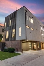 Building Photo - 4805 Manett St