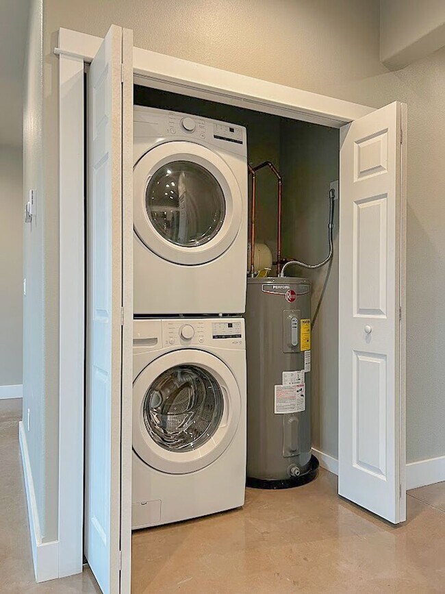 Foto del edificio - Pet Friendly 2 bed/ 2 bath unit at Soldier Ridge!