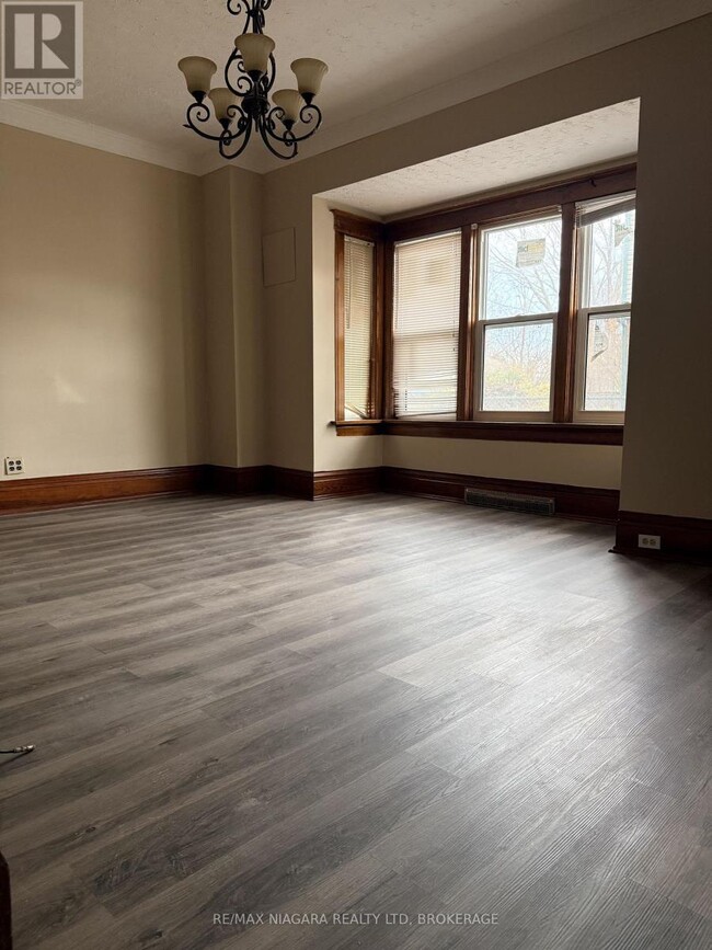 Building Photo - 20 Thomas St