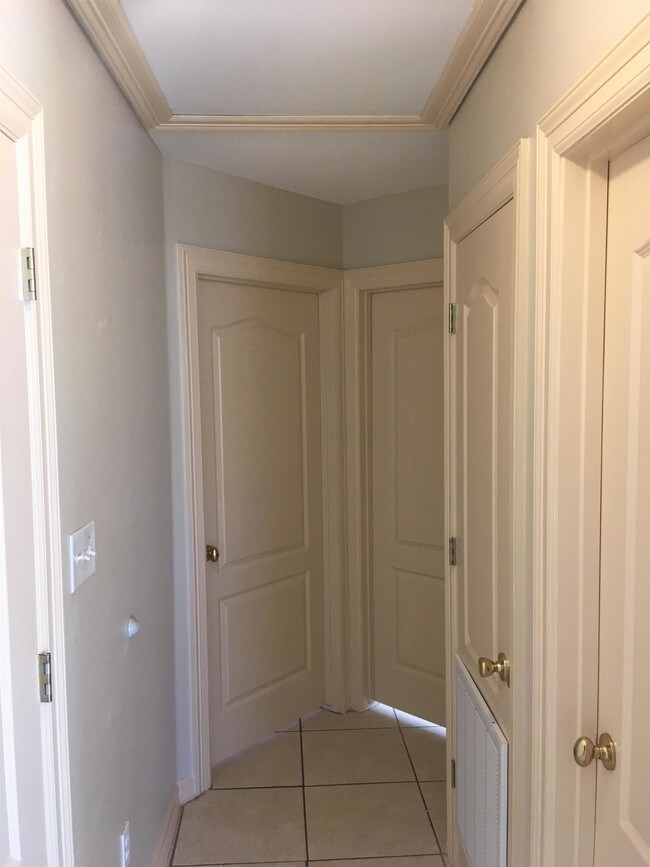 Building Photo - 2415 West Candlelight Drive
