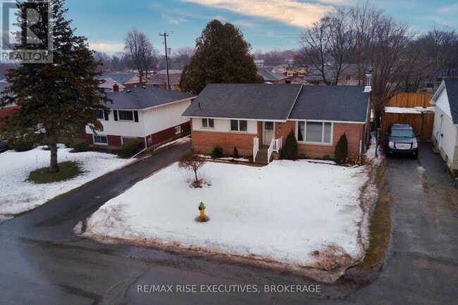 Building Photo - 86 Morenz Crescent