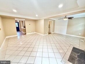 Building Photo - 5439 Richenbacher Ave
