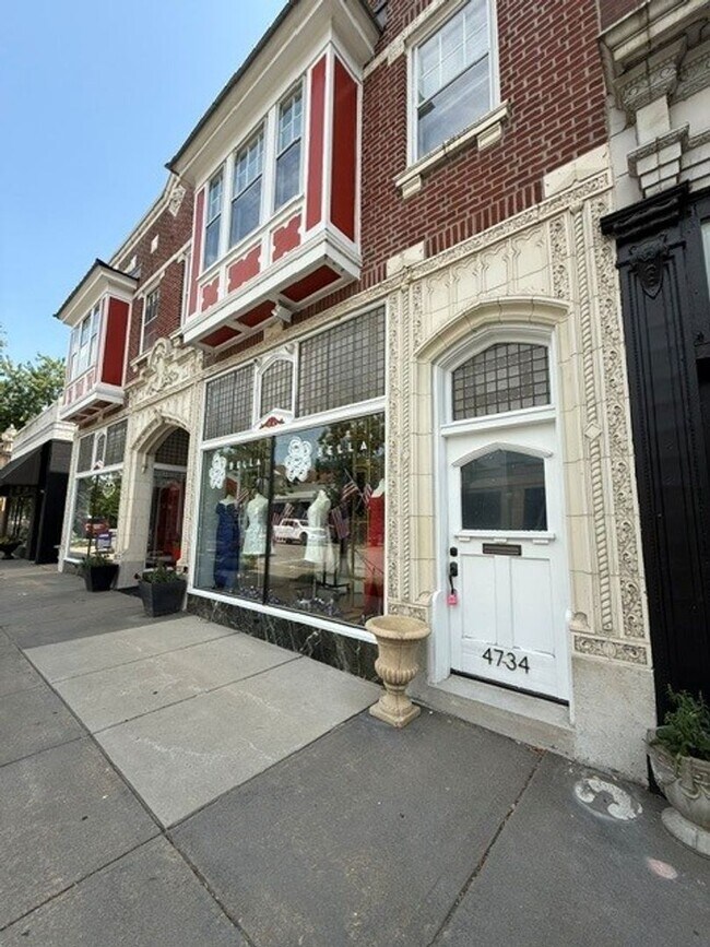 Foto del edificio - 4734 McPherson Ave
