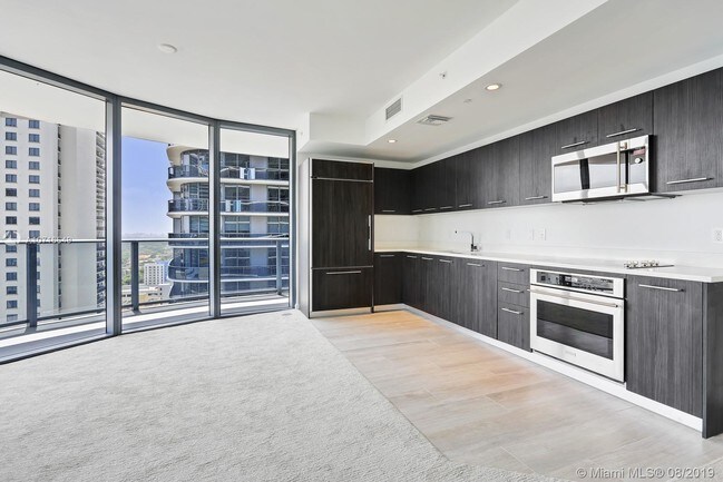 Foto del edificio - 45 SW 9th St