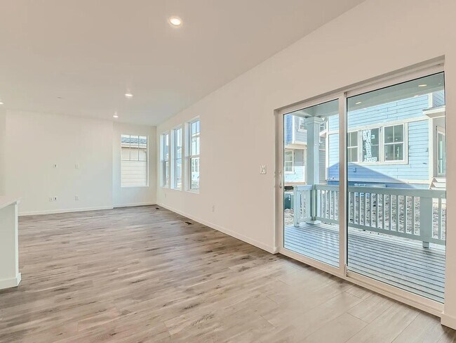 Foto del edificio - 637 Lillibrook Pl