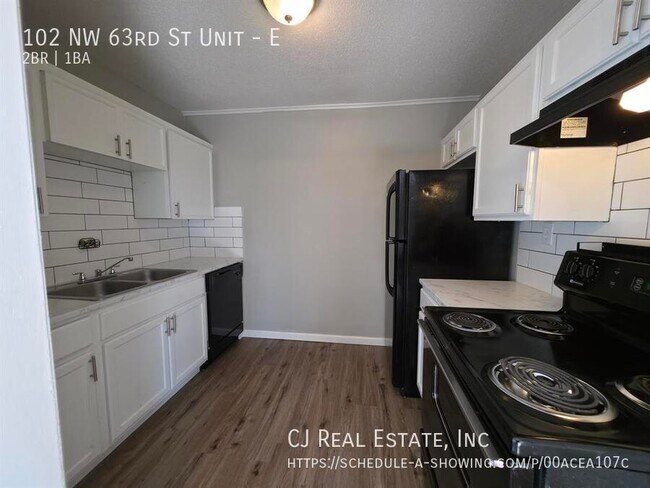 Foto del edificio - 102 NW 63rd St
