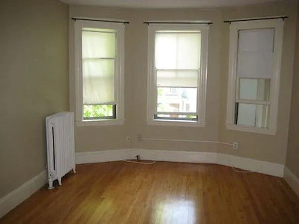 Primary Photo - 4 Chester Ave