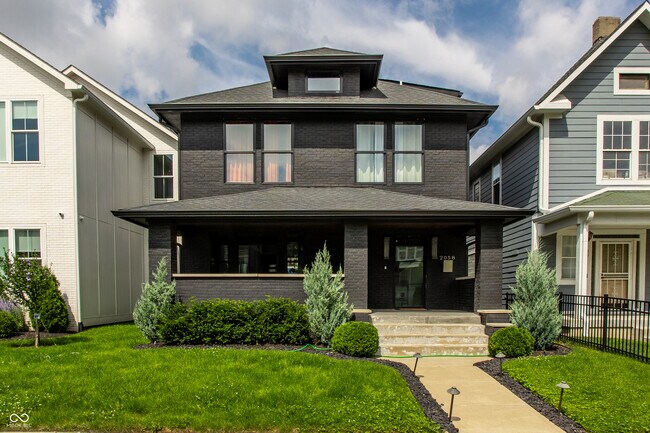 Foto del edificio - 2058 Carrollton Ave
