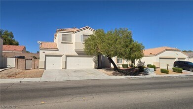 Building Photo - 3902 W El Campo Grande Ave