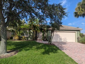 Building Photo - 601 Waverly Cir